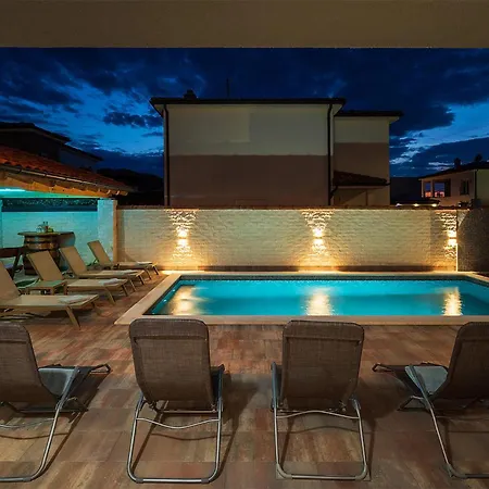 Stunning In 보드냔